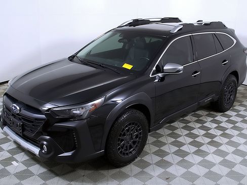 Used 2025 Subaru Outback Touring XT image 3