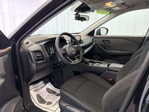 Used 2023 Nissan Rogue S FWD image 7