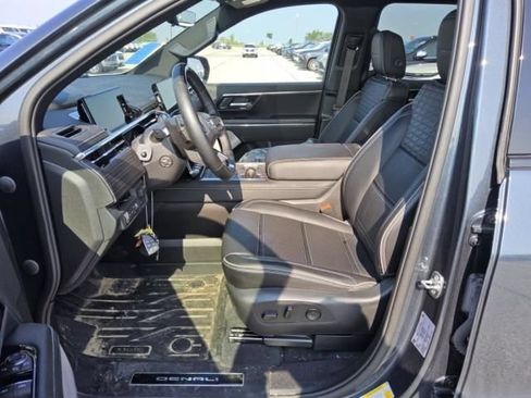 Used 2025 GMC Sierra EV Denali AWD/4WD image 5