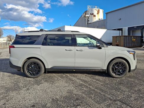 New 2026 Kia Carnival SX Prestige FWD image 9