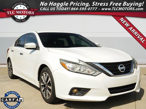 Used 2017 Nissan Altima 2.5 SL w/ Moonroof Package FWD image 1