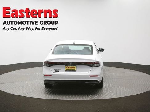 Used 2025 Honda Accord SE image 37