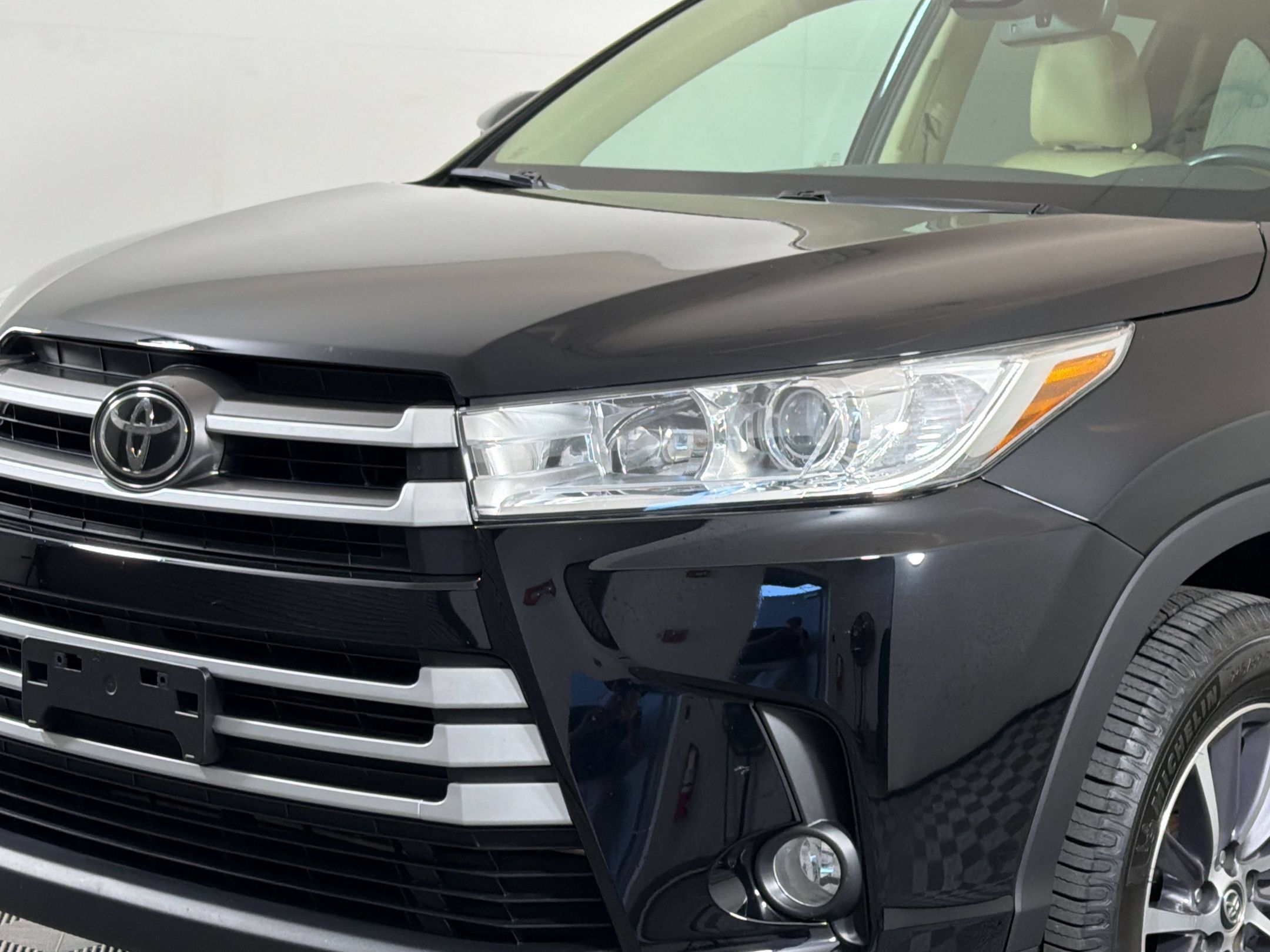 Used 2019 Toyota Highlander XLE AWD/4WD image 13