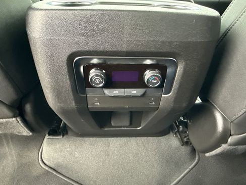 Certified 2025 Chevrolet Tahoe Z71 image 24