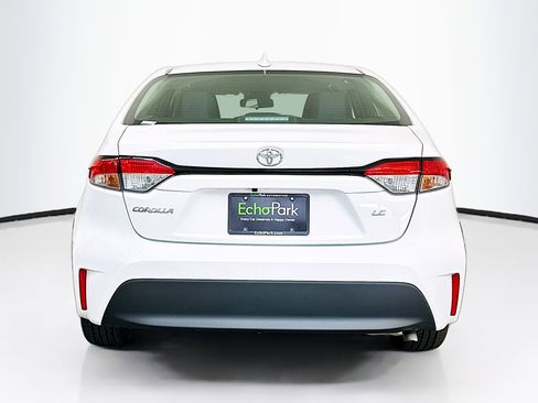 Used 2024 Toyota Corolla LE image 7