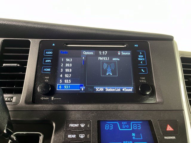 Used 2015 Toyota Sienna LE FWD image 26