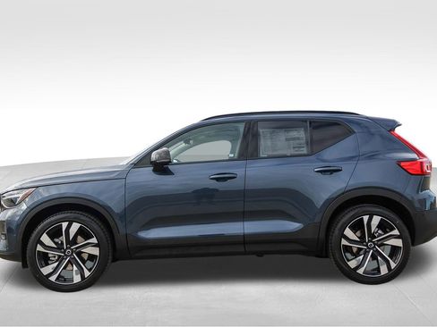 New 2026 Volvo XC40 B5 Ultra w/ Climate Package AWD/4WD image 8