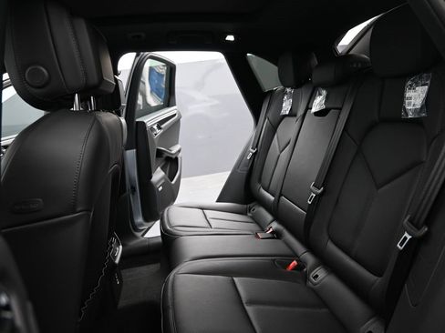 New 2026 Porsche Macan image 24