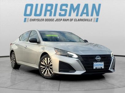 Used 2024 Nissan Altima 2.5 SV