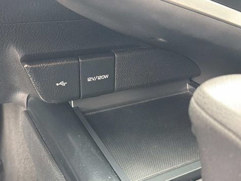 Used 2020 Toyota Camry LE w/ Carpet Mat Package FWD image 20