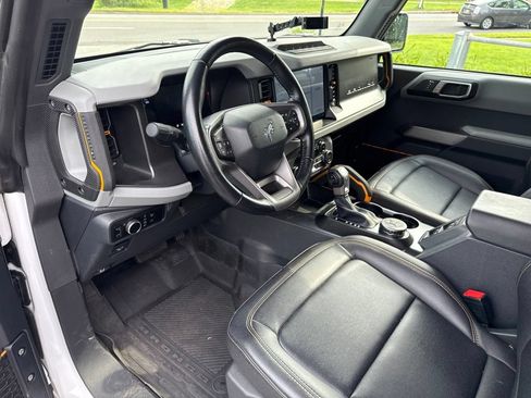 Used 2023 Ford Bronco Badlands w/ Sasquatch Package AWD/4WD image 8