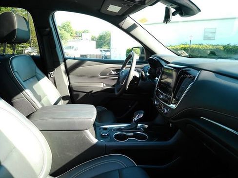 Used 2023 Chevrolet Traverse Premier w/ Redline Edition AWD/4WD image 17