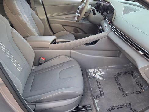Used 2023 Hyundai Elantra SEL w/ Convenience Package FWD image 15