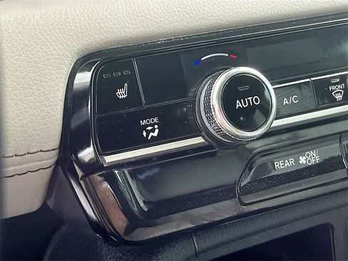 Used 2025 Honda Pilot Touring image 20