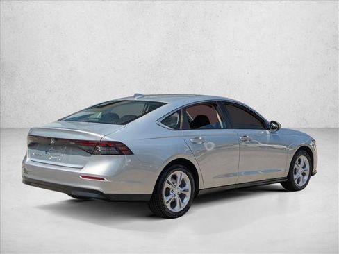 Used 2025 Honda Accord LX image 5