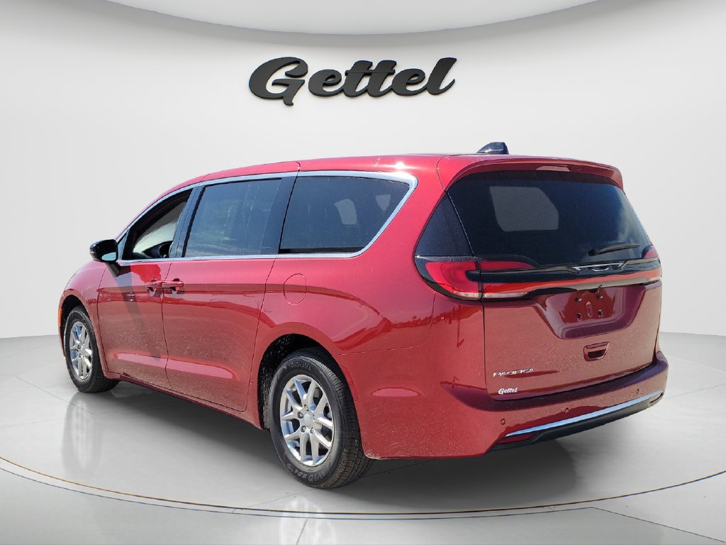 New 2027 Chrysler Pacifica Select w/ Family Tech Group FWD image 7