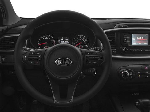 Used 2016 Kia Sorento LX w/ LX Convenience Package AWD/4WD image 9