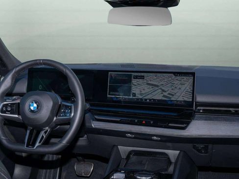 Used 2025 BMW 530i w/ M Sport Package RWD image 2
