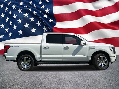 Used 2023 Ford F150 Lightning Platinum AWD/4WD image 4
