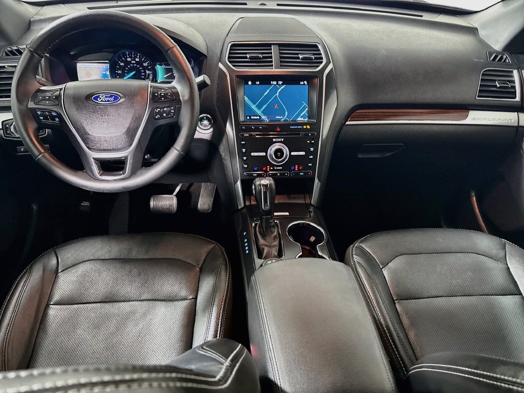 Used 2018 Ford Explorer Limited w/ Equipment Group 301A AWD/4WD image 26