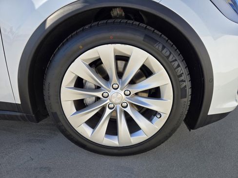 Used 2019 Tesla Model X Long Range image 24