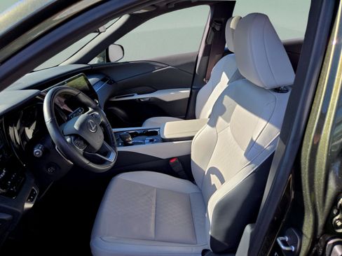 Used 2025 Lexus RX 350 Premium Plus w/ Accessory Package (Z1) FWD image 27
