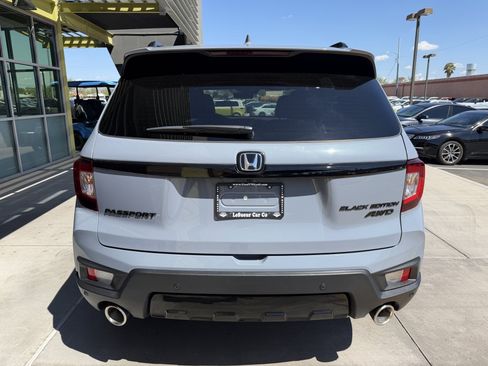 Used 2025 Honda Passport Black Edition image 13