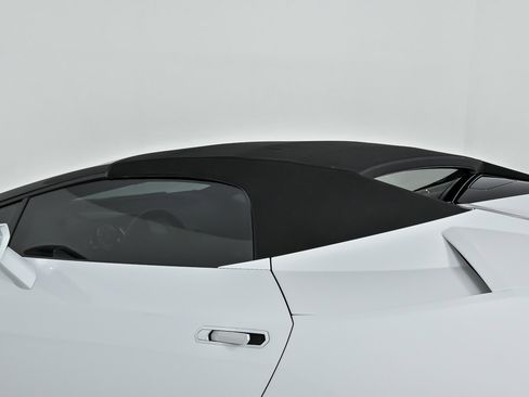 Used 2023 Lamborghini Huracan EVO RWD image 38