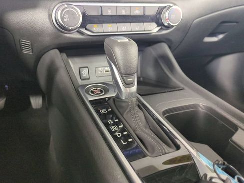 Used 2025 Nissan Sentra SV FWD image 20
