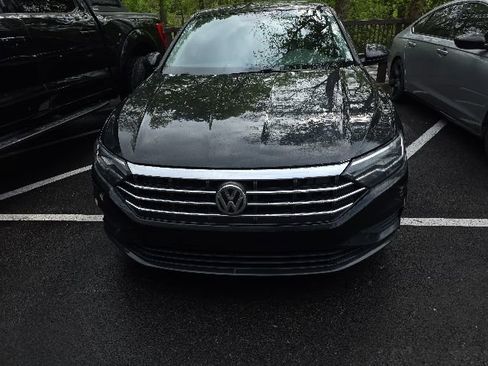 Used 2019 Volkswagen Jetta S w/ Driver Assistance Package FWD image 2
