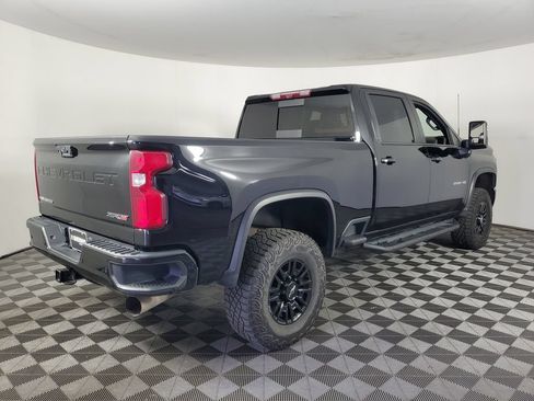 Used 2024 Chevrolet Silverado 2500 ZR2 w/ Technology Package AWD/4WD image 4