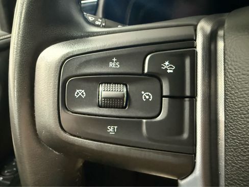Used 2023 GMC Yukon XL SLT AWD/4WD image 18