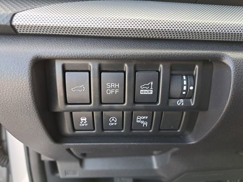 Used 2020 Subaru Forester Limited w/ Popular Package #3 image 32