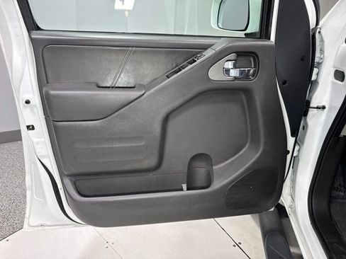 Used 2017 Nissan Frontier PRO-4X w/ Pro-4x Luxury Package AWD/4WD image 11