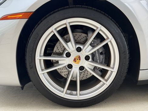 Used 2021 Porsche 911 Carrera w/ Premium Package RWD image 19