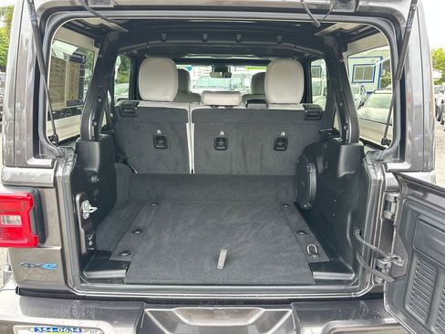 Used 2021 Jeep Wrangler Unlimited Sahara image 21