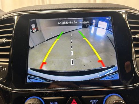 Used 2020 Jeep Grand Cherokee Limited AWD/4WD image 16