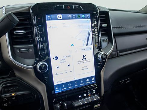 Used 2024 RAM 2500 Laramie AWD/4WD image 18