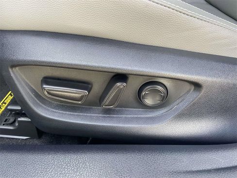 Used 2025 Toyota Camry SE w/ Multimedia Upgrade Package image 14