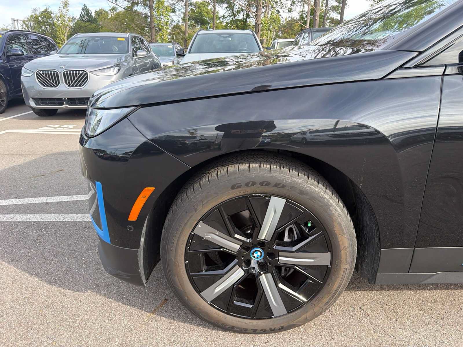 Used 2024 BMW iX xDrive50 w/ Convenience Package AWD/4WD image 2