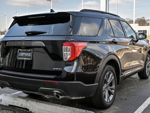 Used 2023 Ford Explorer XLT w/ Equipment Group 202A image 8