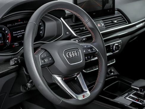 Used 2024 Audi SQ5 Premium Plus image 25