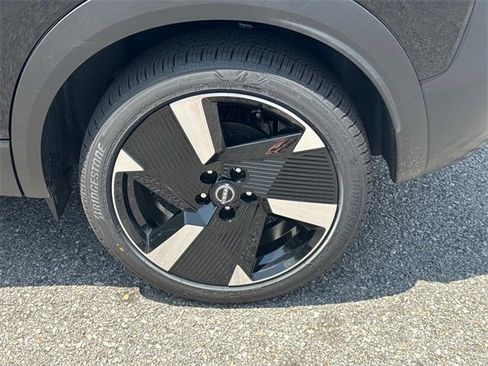 New 2025 Nissan Kicks SR w/ SR Premium Package image 11