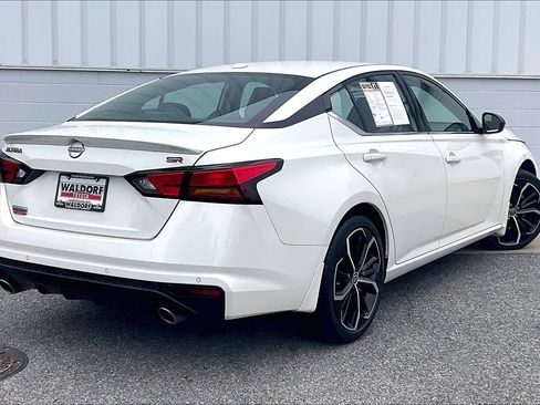 Used 2024 Nissan Altima 2.5 SR w/ SR Premium Package FWD image 17
