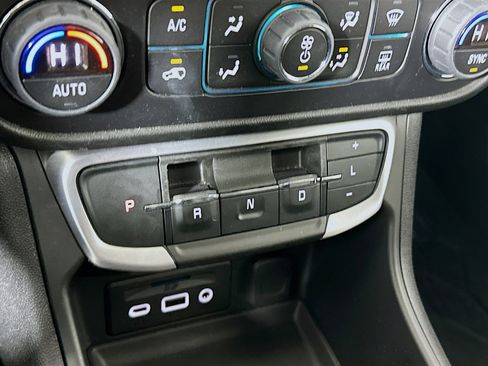 Used 2022 GMC Terrain SLT w/ Tech Package image 24