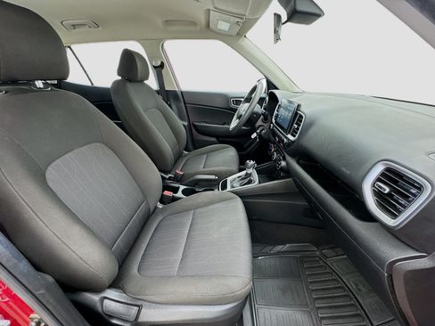 Used 2021 Hyundai Venue SE FWD image 18
