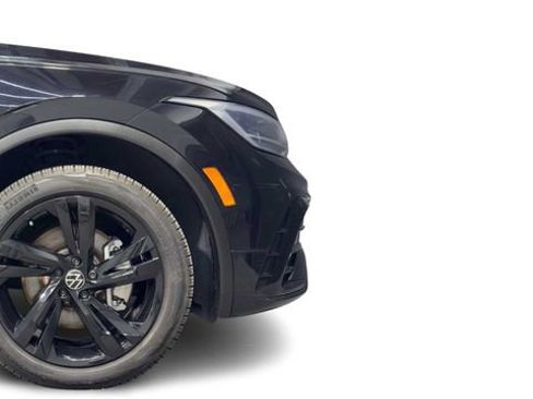 Used 2024 Volkswagen Tiguan SE R-Line image 8