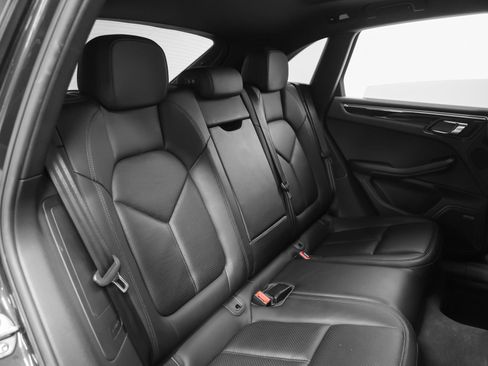 Certified 2017 Porsche Macan AWD/4WD image 21