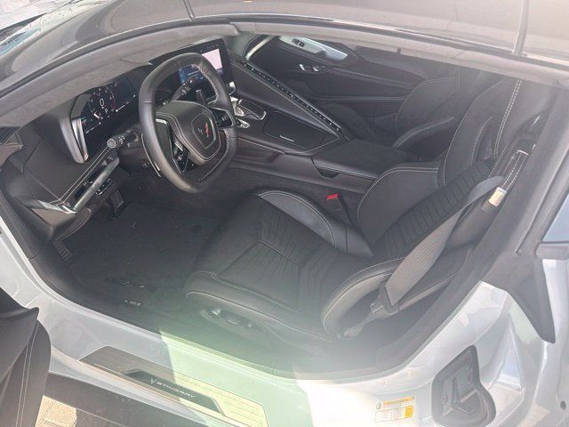 Used 2024 Chevrolet Corvette Stingray Premium Conv w/ Z51 Performance Package RWD image 3