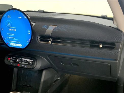 Certified 2025 MINI Cooper S image 23